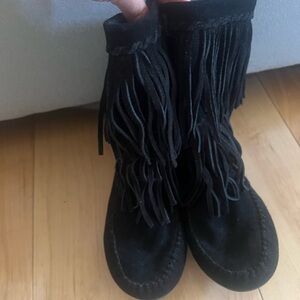 Minnetonka moccasin fringe boots